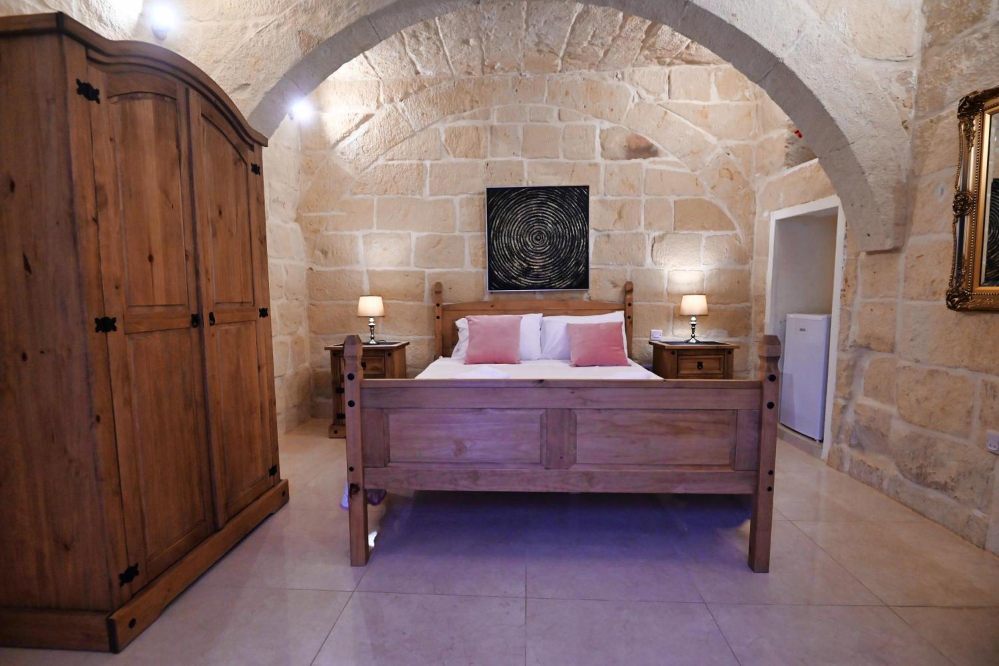 The Cloisters Bed And Breakfast Xagħra エクステリア 写真