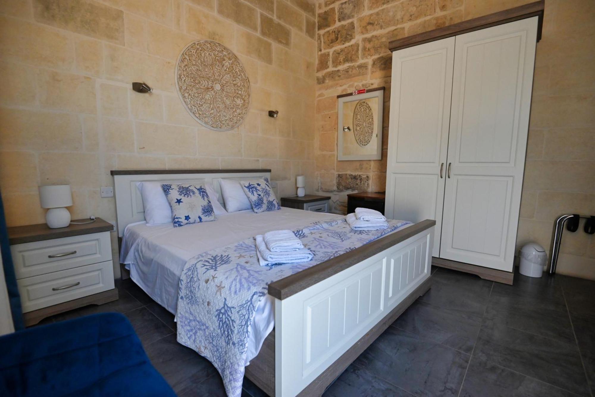 The Cloisters Bed And Breakfast Xagħra エクステリア 写真