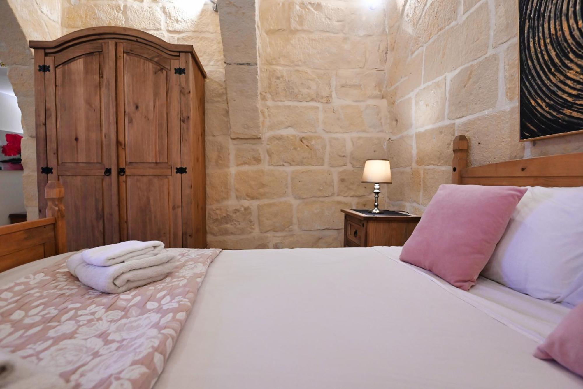 The Cloisters Bed And Breakfast Xagħra エクステリア 写真