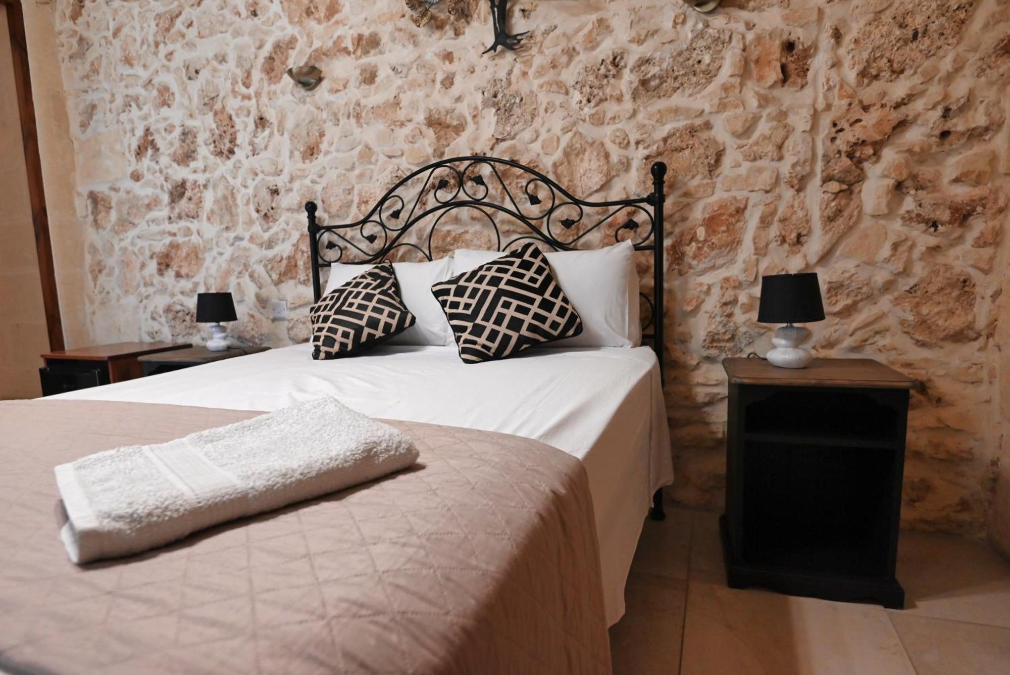 The Cloisters Bed And Breakfast Xagħra エクステリア 写真