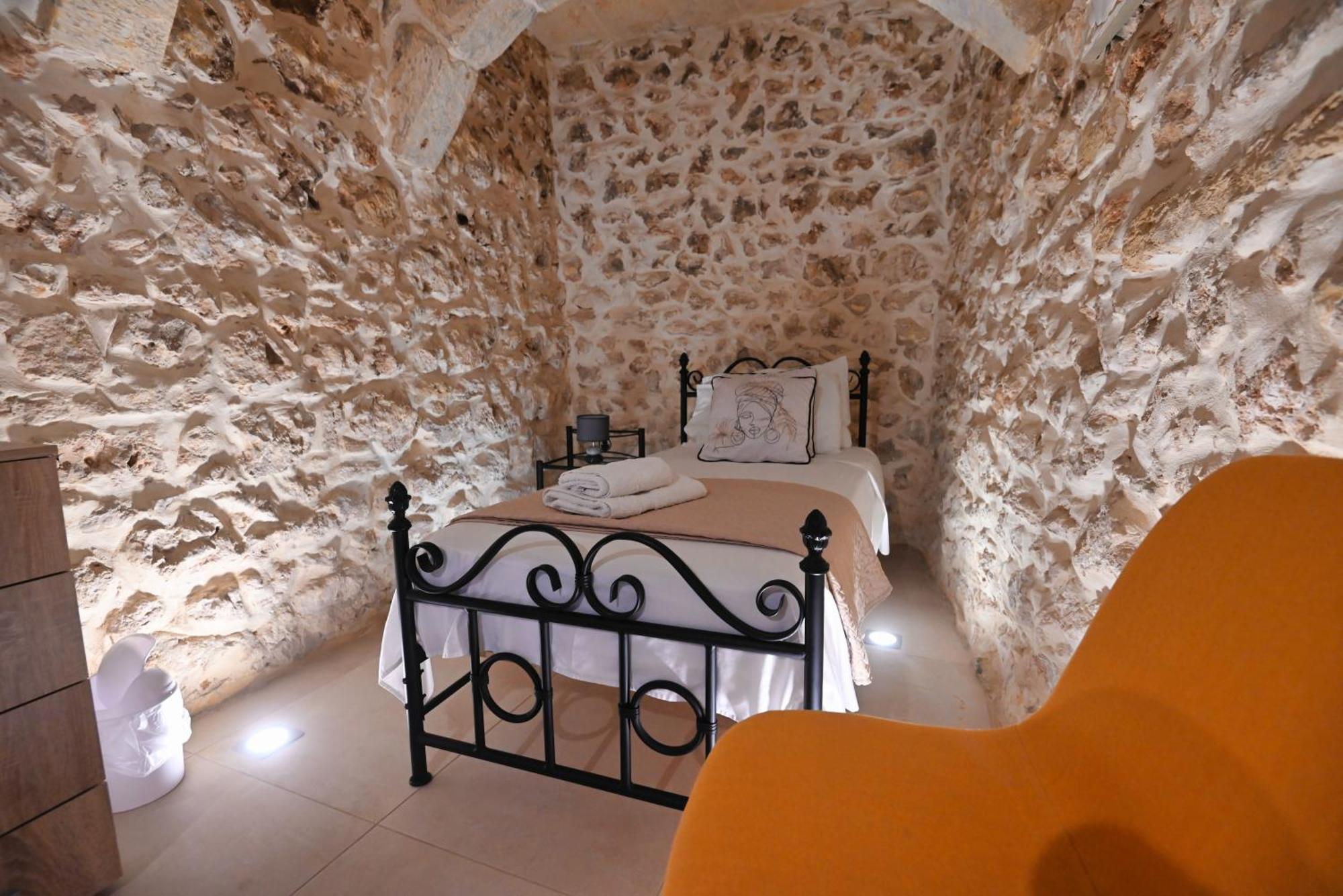 The Cloisters Bed And Breakfast Xagħra エクステリア 写真