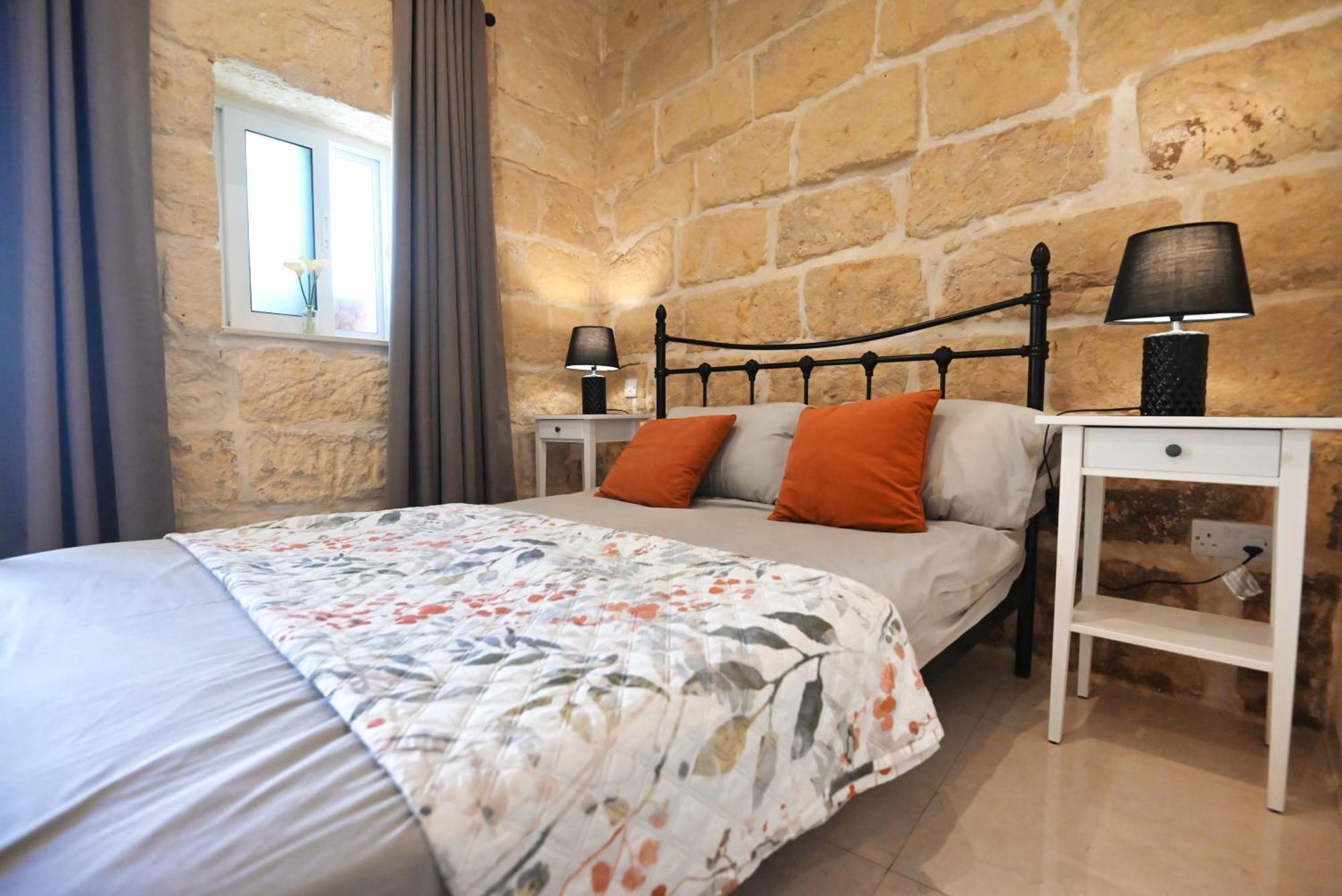 The Cloisters Bed And Breakfast Xagħra エクステリア 写真