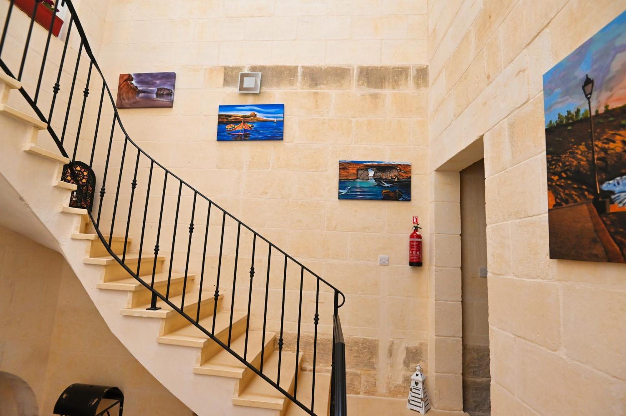 The Cloisters Bed And Breakfast Xagħra エクステリア 写真