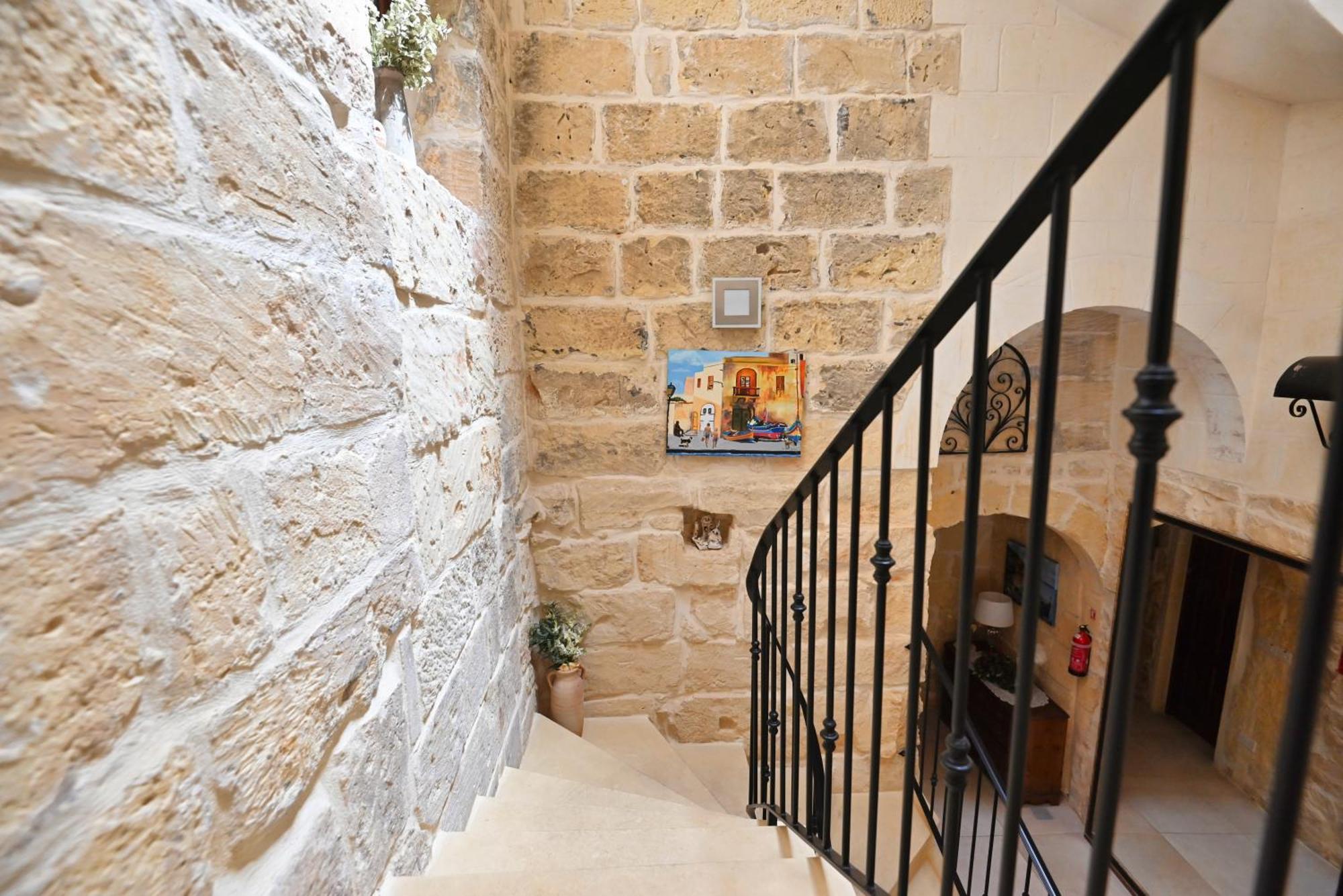 The Cloisters Bed And Breakfast Xagħra エクステリア 写真