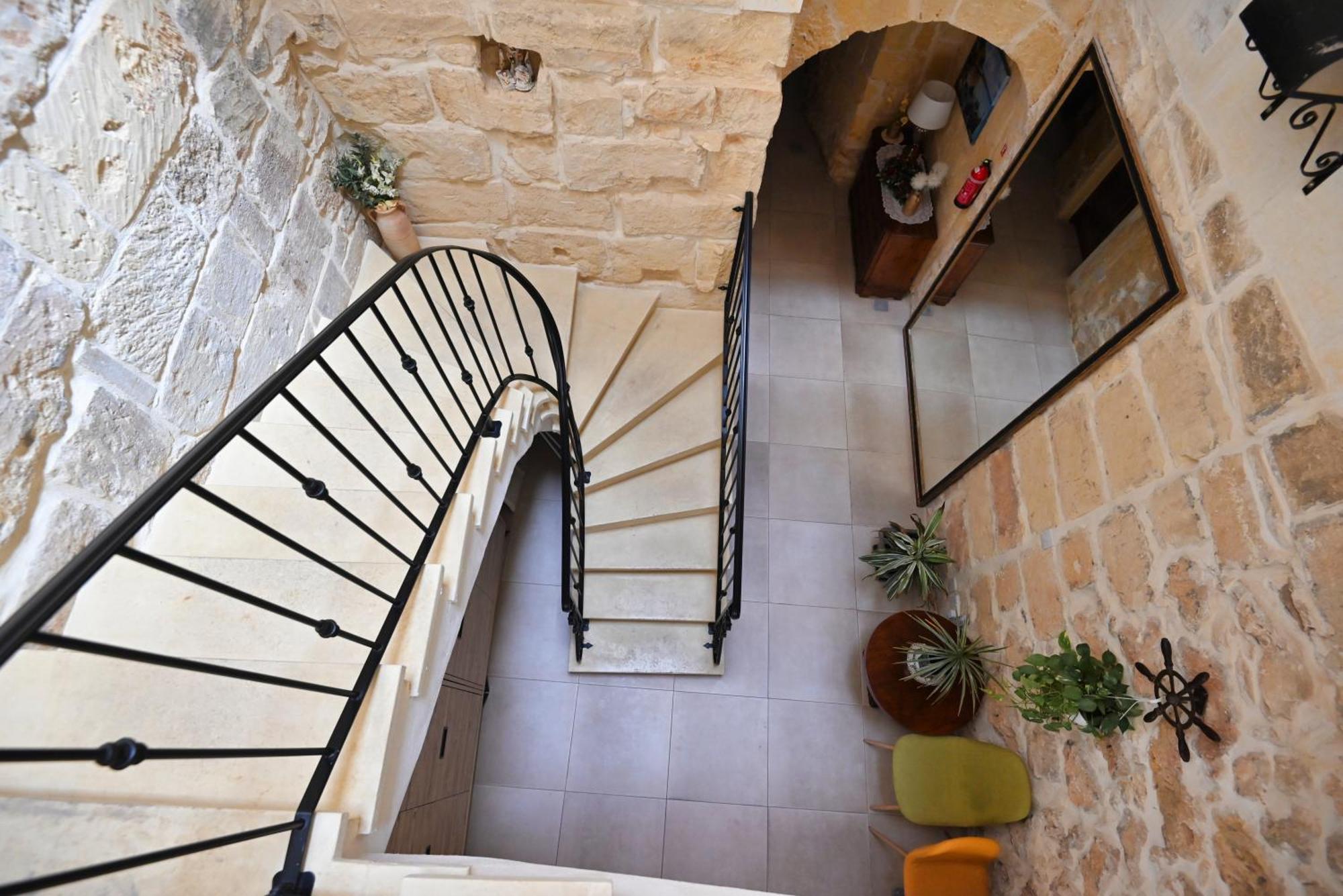 The Cloisters Bed And Breakfast Xagħra エクステリア 写真