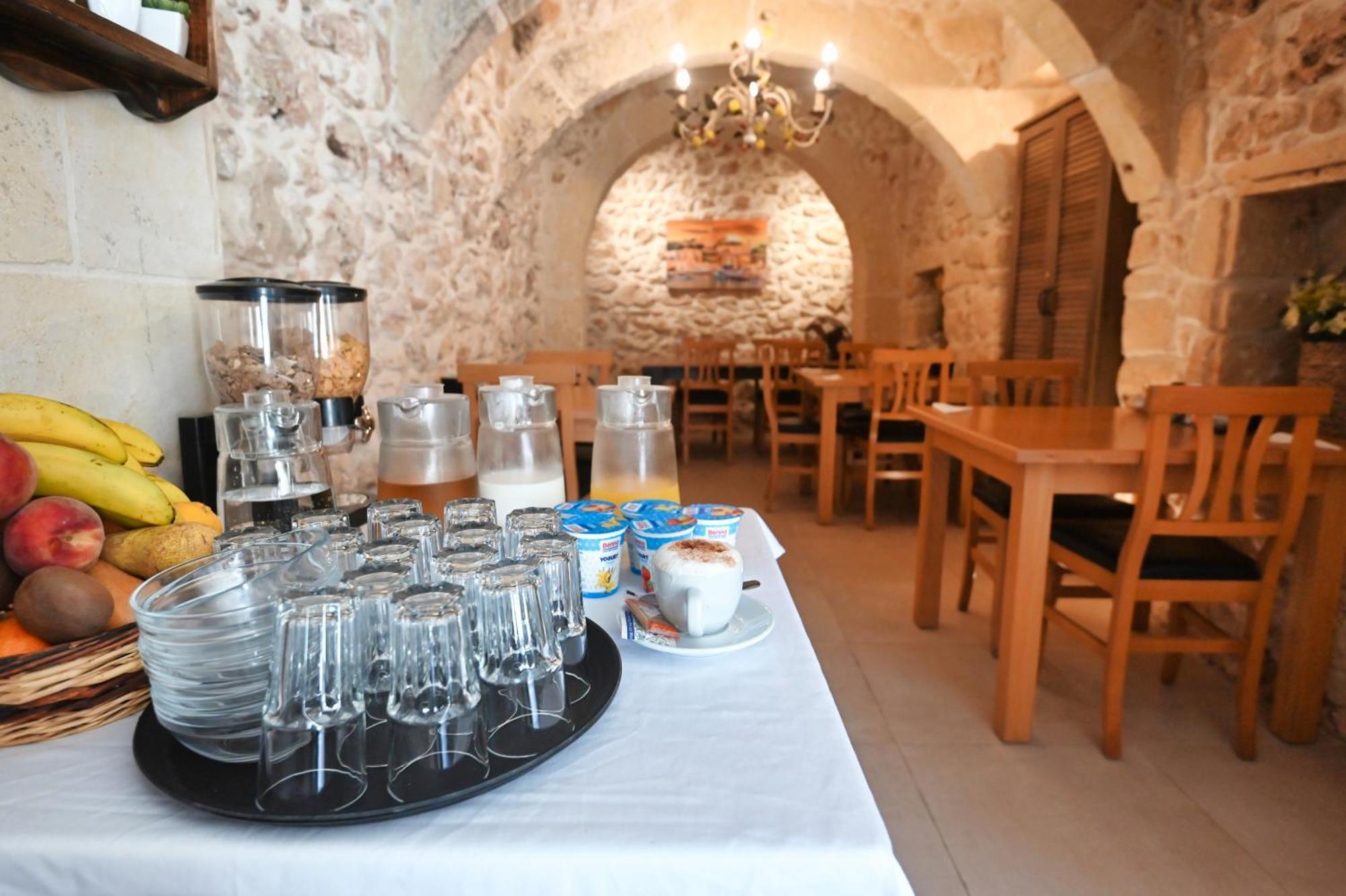 The Cloisters Bed And Breakfast Xagħra エクステリア 写真