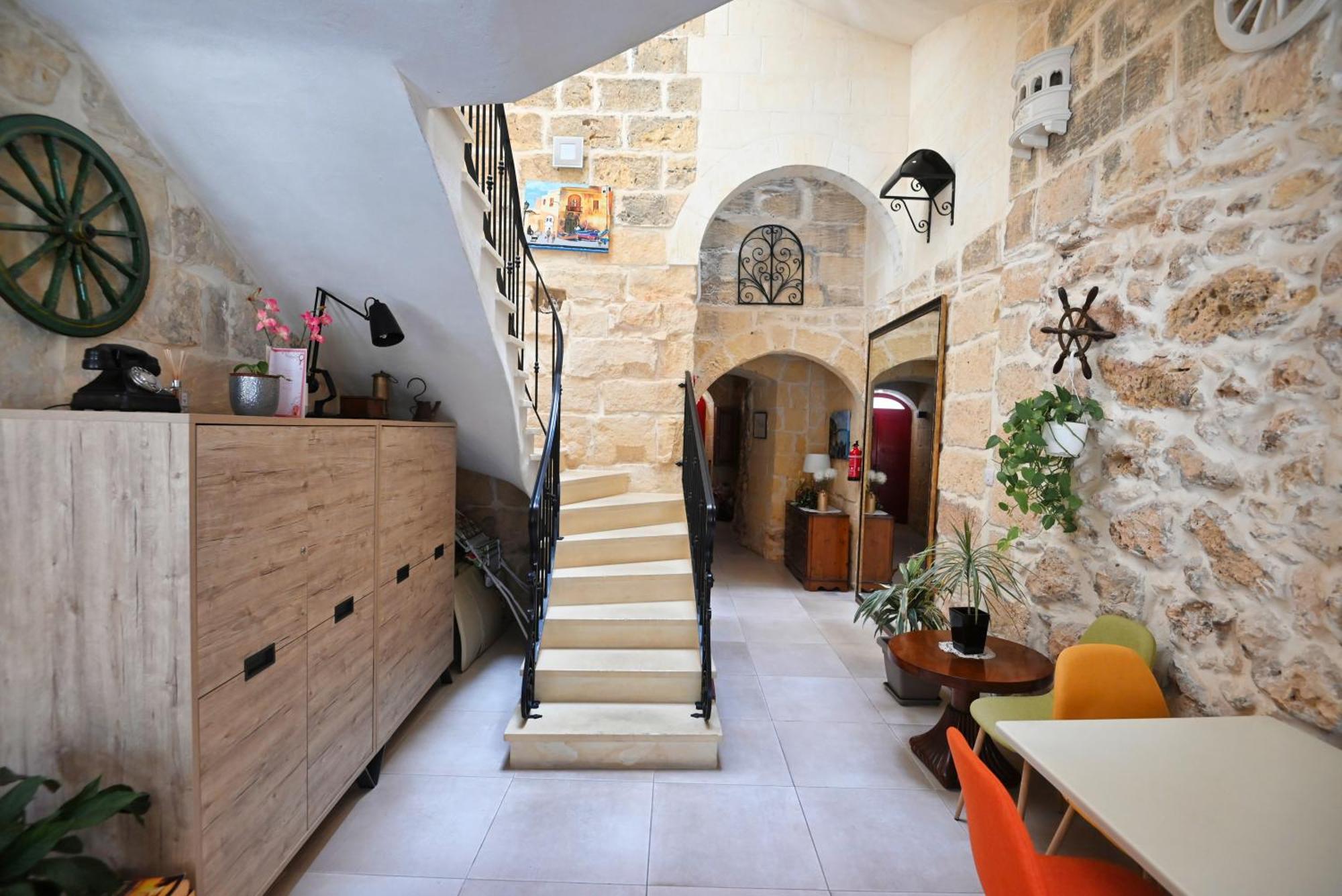 The Cloisters Bed And Breakfast Xagħra エクステリア 写真